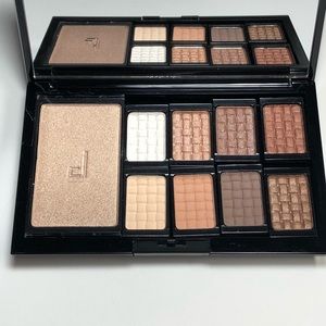 doucce freematic eyeshadow pro palette